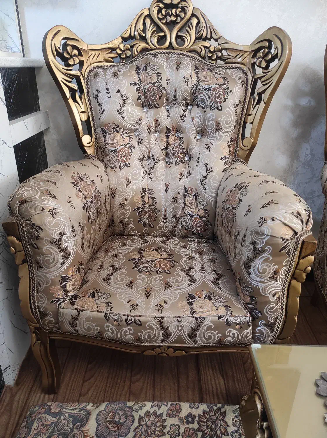 مبل راحتی درطرح سلطنتی هفت نفره|مبلمان خانگی و میز عسلی|تبریز, |دیوار