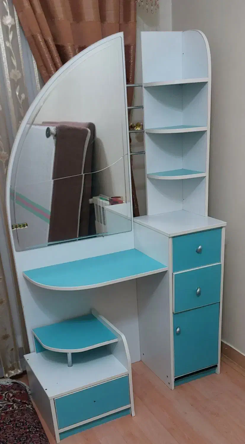 فروش دو عدد میز آرایش به همراه پاتختی|میز تحریر و کامپیوتر|تهران, شهرک هما|دیوار