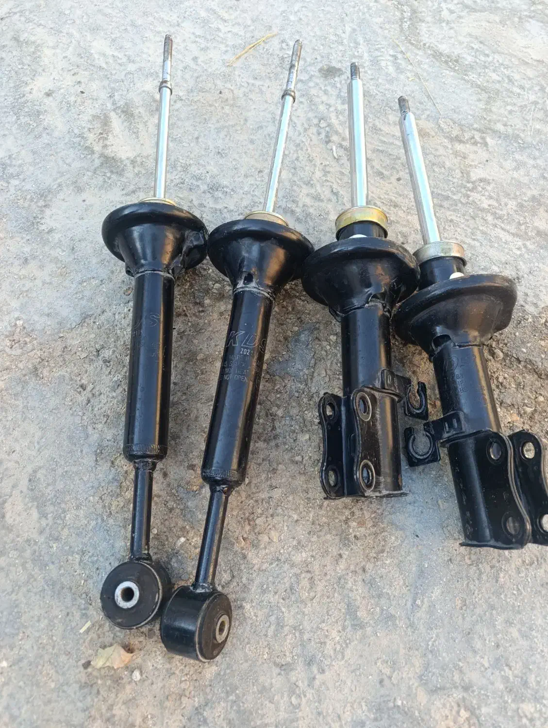 کمک فنر kds اصلی پایه کوتاه در حد نو|قطعات یدکی و لوازم جانبی|خرامه, |دیوار