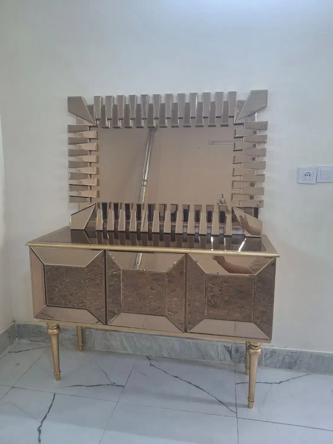 ایینه کنسول|بوفه، ویترین، کنسول|چهارباغ, |دیوار