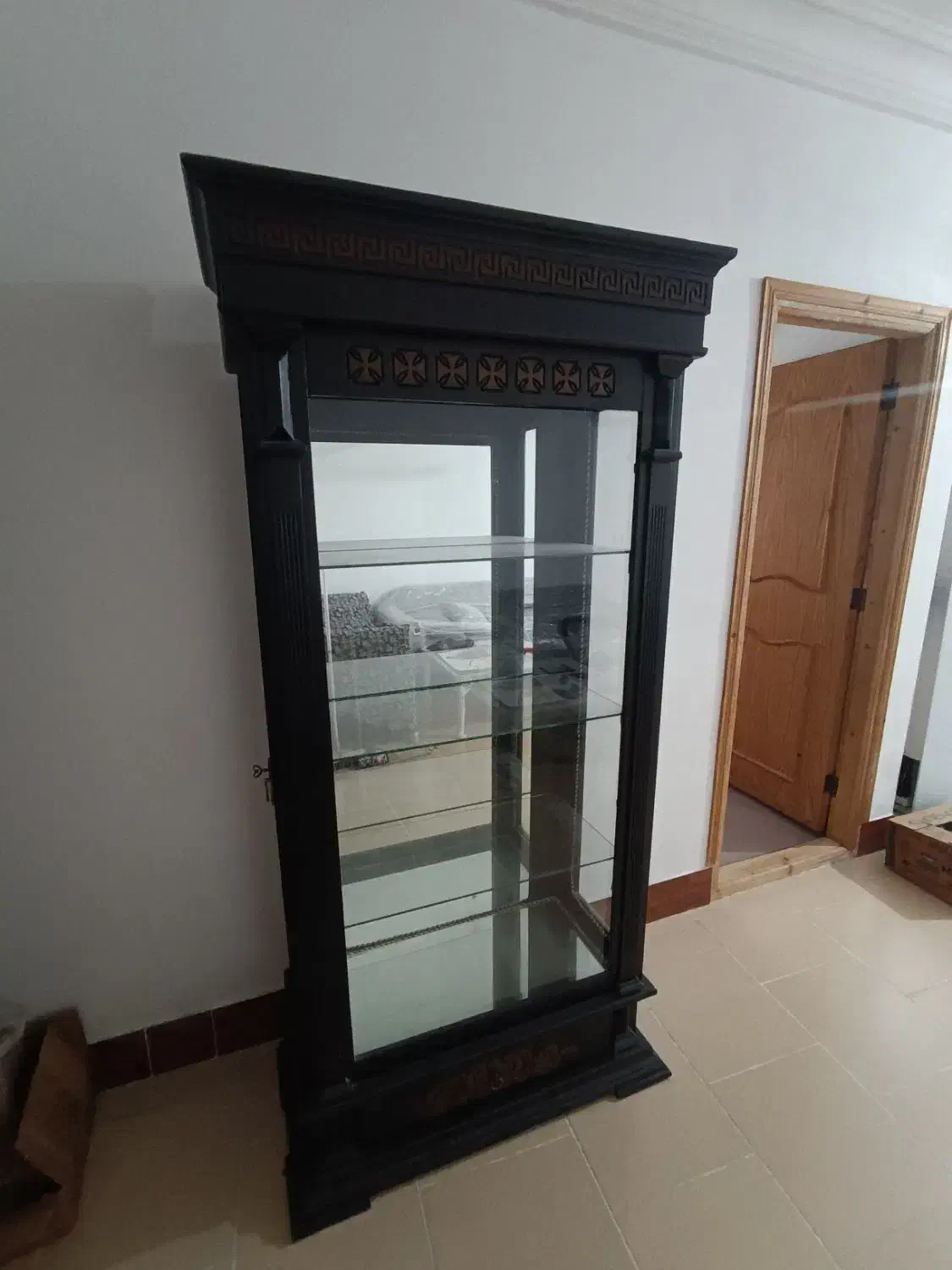 بوفه شیشه ای چهار طبقه|بوفه، ویترین، کنسول|علی‌آباد کتول, |دیوار