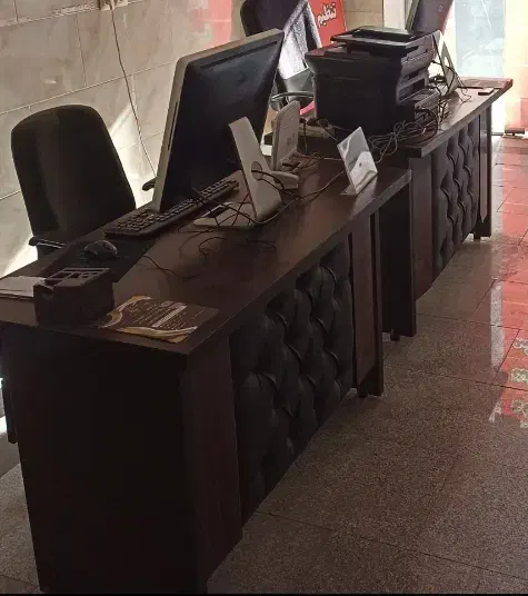 میز مدیریت و صندلی|دفتر کار|اندیشه, اندیشه فاز ۱|دیوار