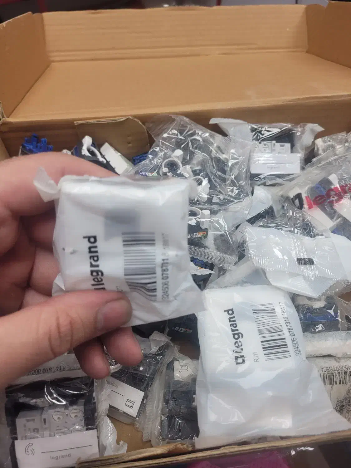 تعداد زیادی تجهیزات شبکه لگراند|مودم و تجهیزات شبکه|تهران, شیخ هادی|دیوار