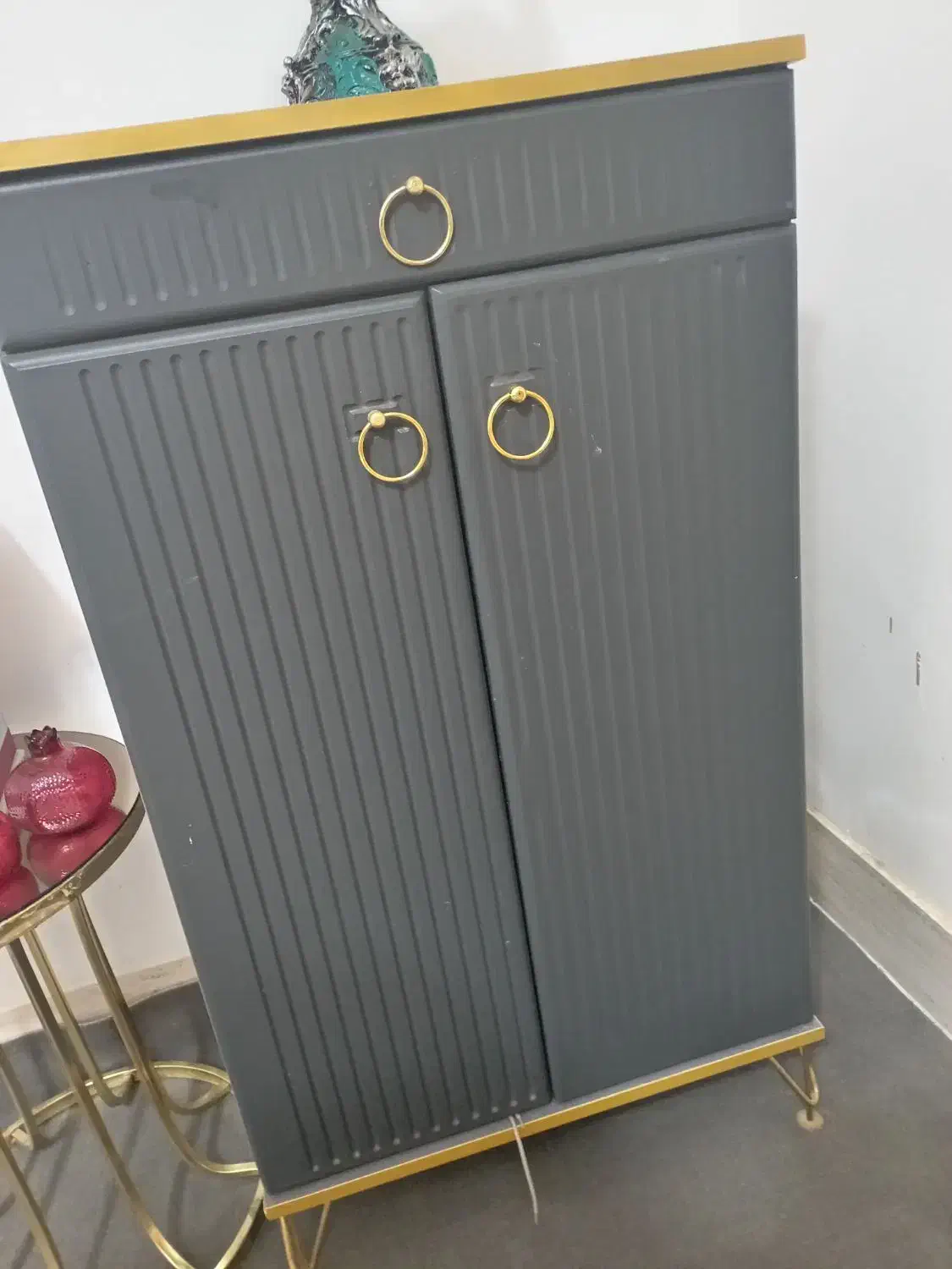 جاکفشی|جاکفشی، کمد، دراور|بهمن صغاد, |دیوار