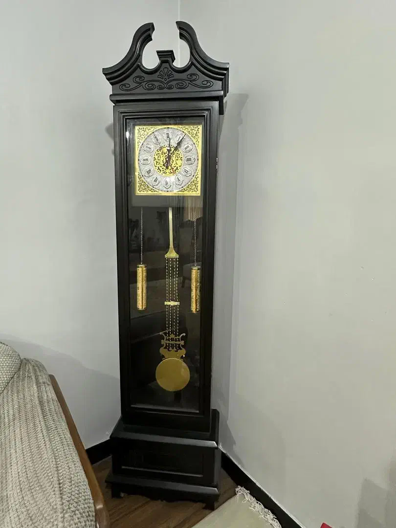 ساعت سرپایی|ساعت دیواری و تزئینی|دوگنبدان, |دیوار