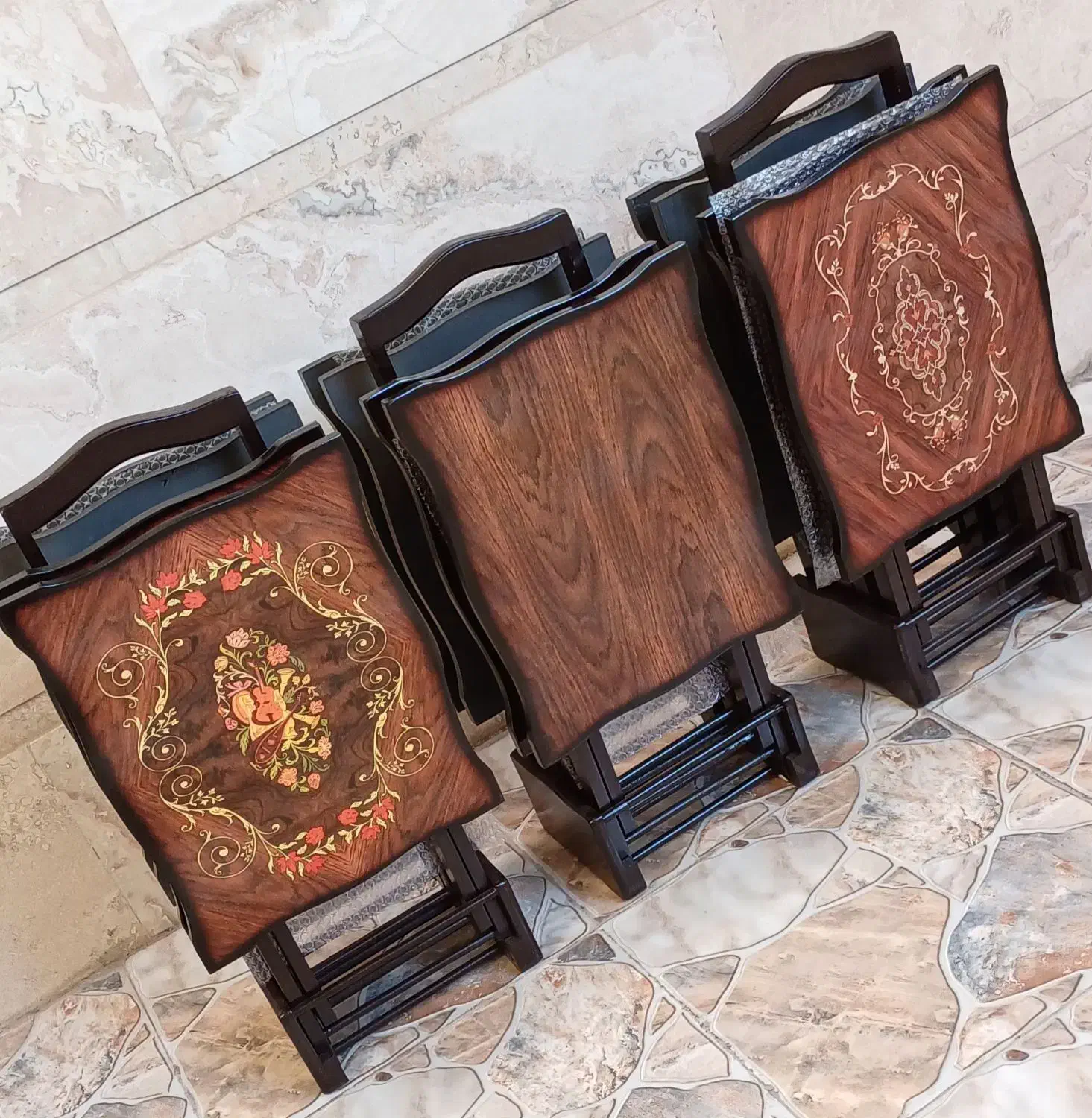 جلو مبلی و میز عسلی تاشو ،چهارتایی ،شیک و کاربردی|مبلمان خانگی و میز عسلی|خرمشهر, |دیوار