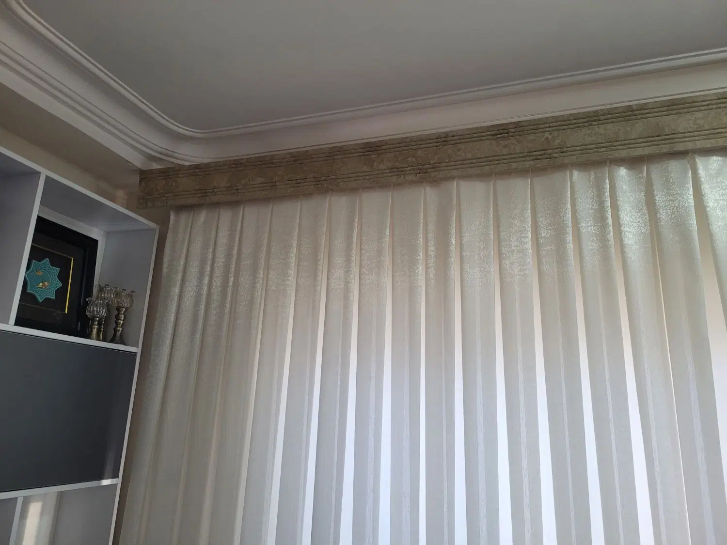 کتیبه پرده|کتابخانه، شلف، قفسه‌های دیواری|رشت, نیکمرام|دیوار