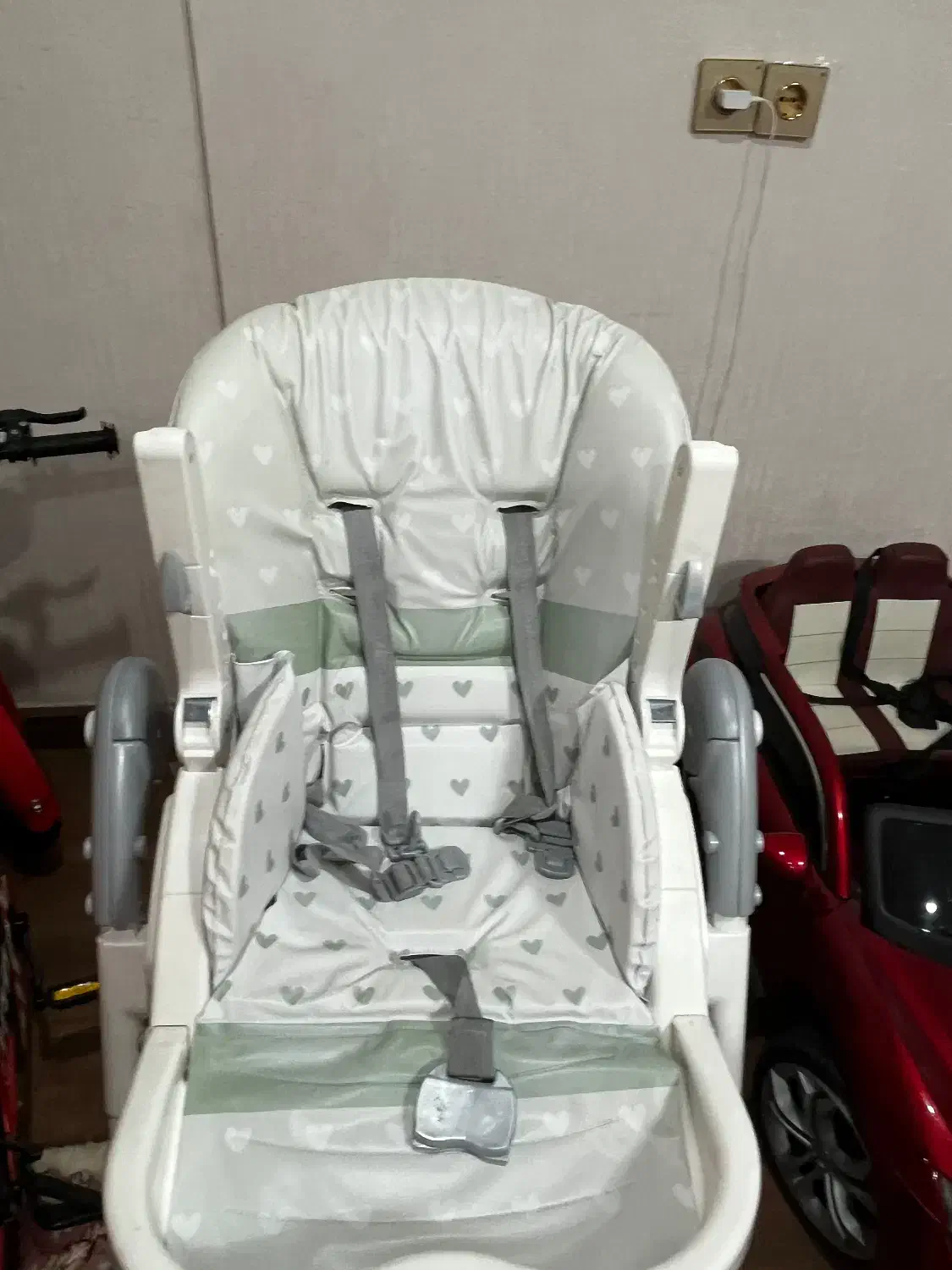 صندلی کودک|تخت و صندلی بچه|کرج, شهرک بنفشه|دیوار