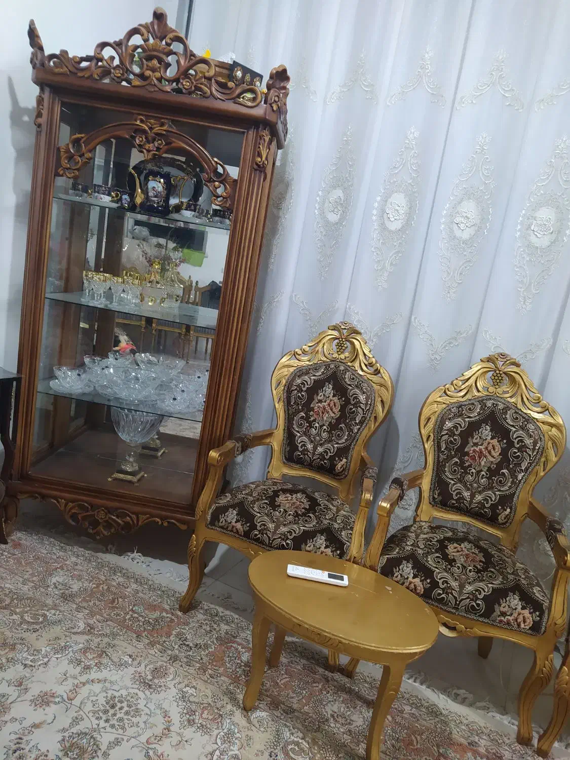 مبل و ویترین|مبلمان خانگی و میز عسلی|قنوات, |دیوار