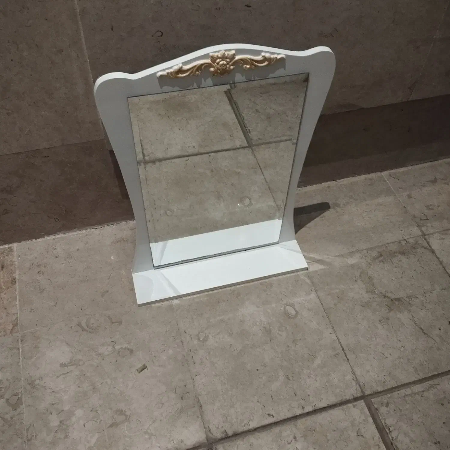 فروش فوری آیینه سرویس فقط500تومان|لوازم سرویس بهداشتی|مشهد, رضاشهر|دیوار