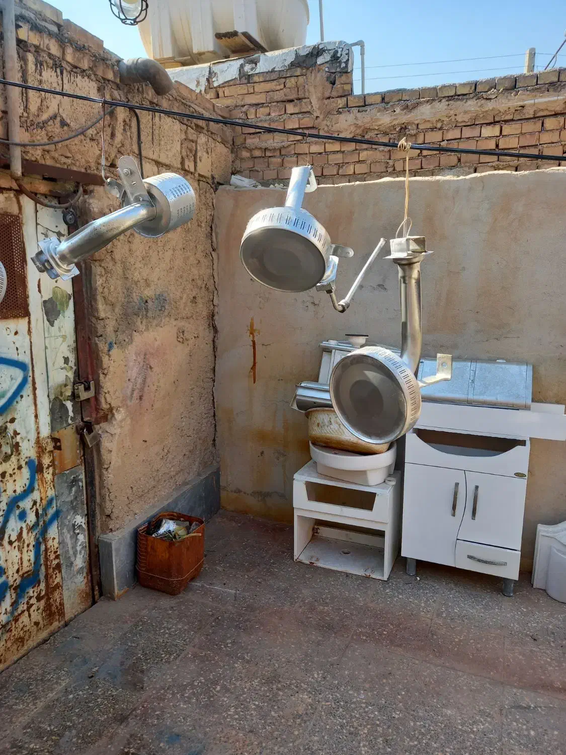 روشویی و ظرفشویی و ابگرم کن مخزنی|لوازم سرویس بهداشتی|بندر امام خمینی, |دیوار