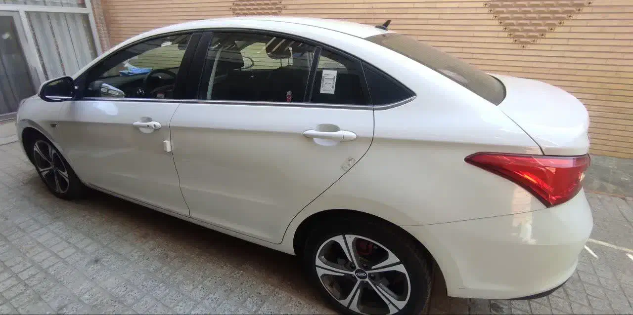 اریزو ۵ چری ۱۴۰۱ کم کار|خودرو سواری و وانت|مبارکه, |دیوار