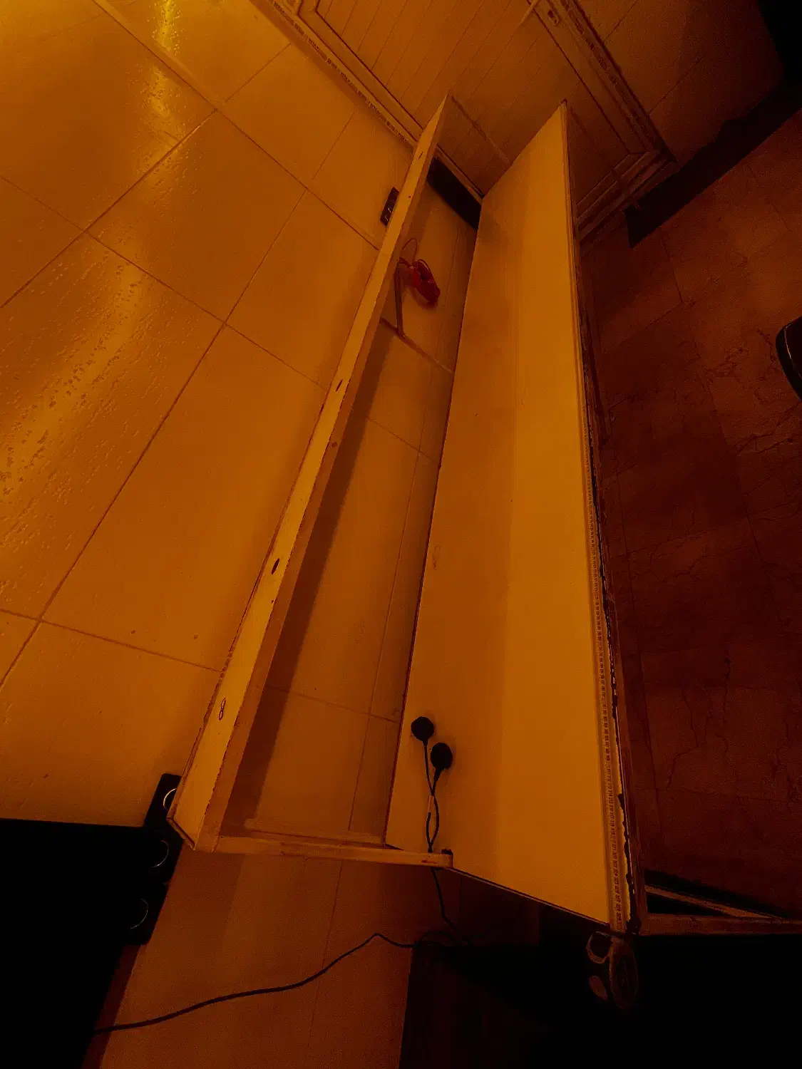 میز|میز تحریر و کامپیوتر|آبادان, |دیوار