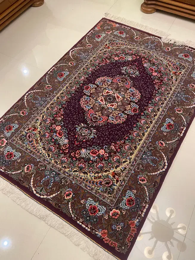 فرش ذرع و نیم کرک قم چله ابریشم گل ابریشم نو|فرش|تهران, جنت‌آباد جنوبی|دیوار