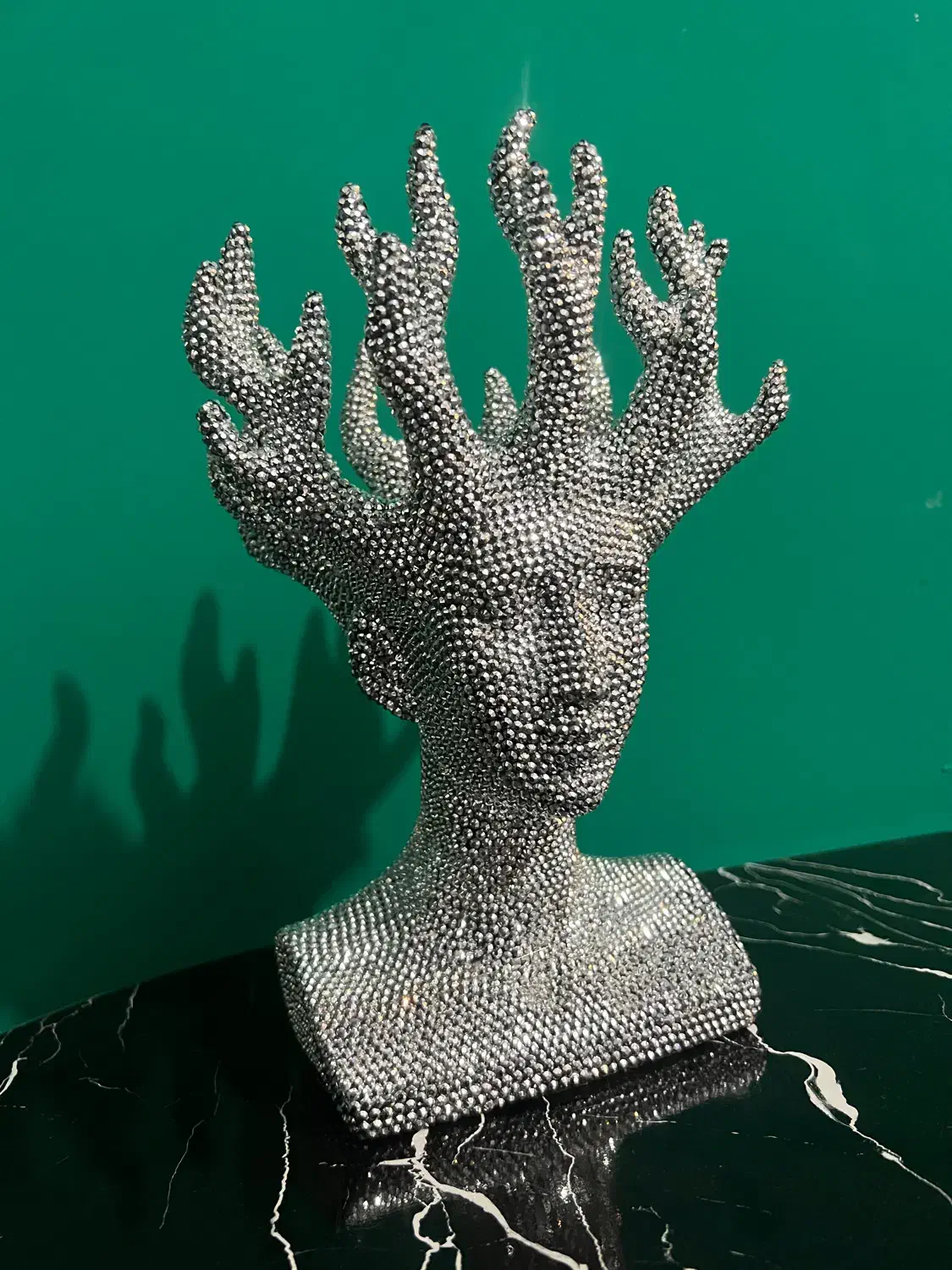 مجسمه کاستوم نگینی دستساز|مجسمه، تندیس، ماکت|رشت, فرزانه|دیوار