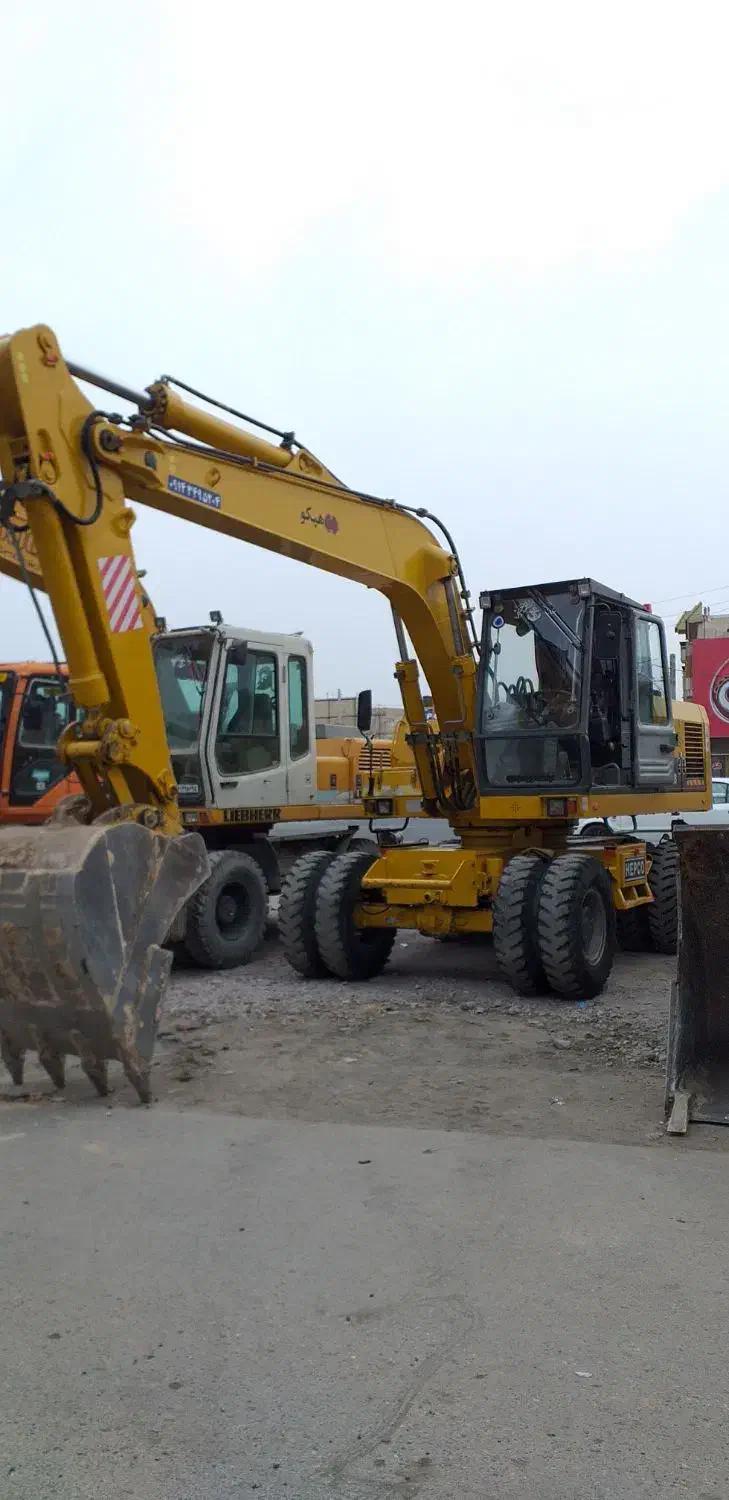 بیل مکانیکی لاستیکی HE 100|خودرو سنگین|تهران, جیحون|دیوار