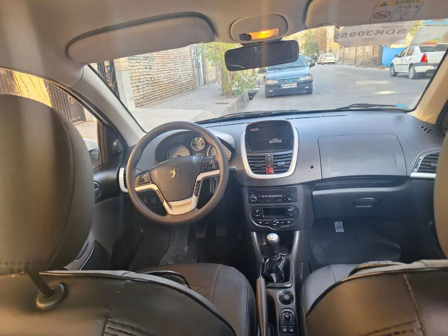 پژو ۲۰۷ موتور TU5 مدل ۱۴۰۴ فرمان هیدرولیک سقف فلز|خودرو سواری و وانت|مشهد, هفت تیر (نه دره)|دیوار