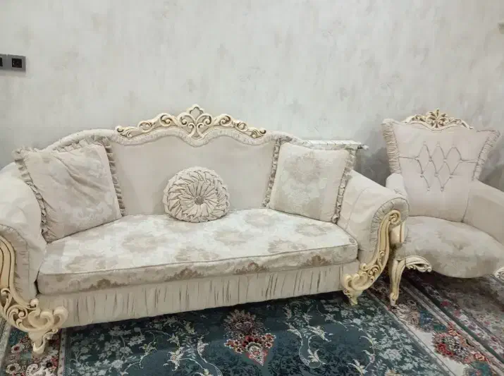 مبل سلطنتی ۷نفره کارکرد|مبلمان خانگی و میز عسلی|کرج, شهرک جهان‌نما|دیوار