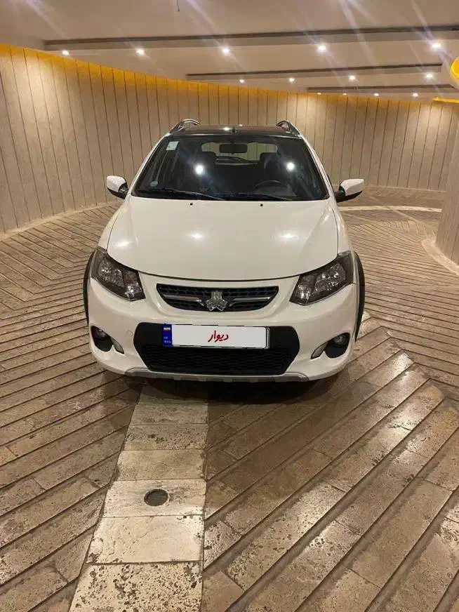 کوئیک r سفید مشکی|خودرو سواری و وانت|شیراز, فرهنگ شهر|دیوار