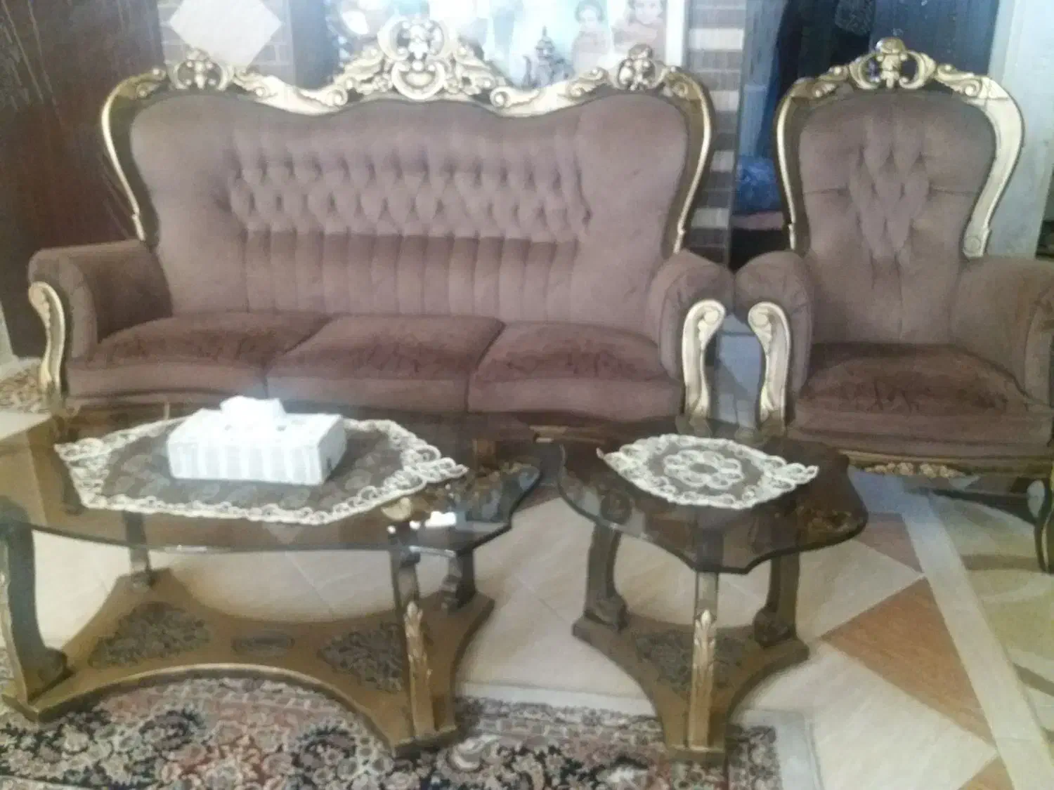 مبلمان ۷نفره کلاسیک|مبلمان خانگی و میز عسلی|شاهین‌شهر, گزبرخوار|دیوار