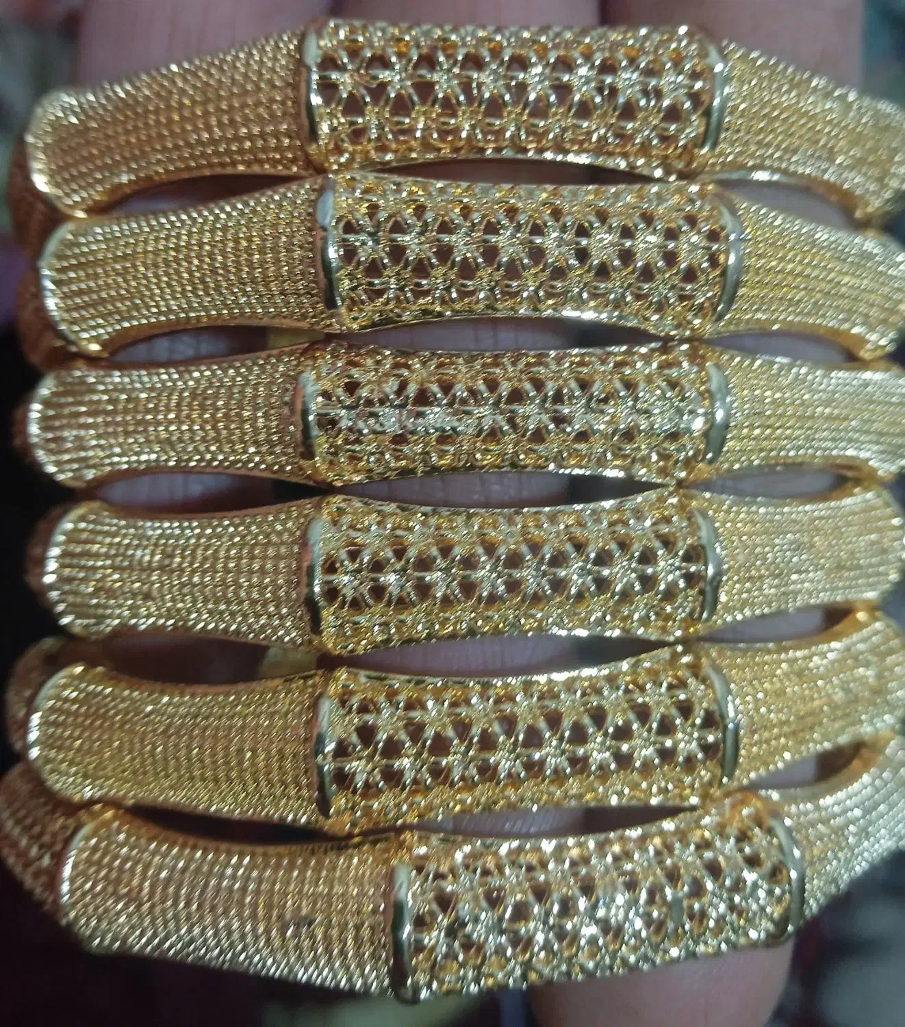 النگو استیل زنانه رنگ ثابت آبکاری طلا|بدلیجات|کاکی, |دیوار