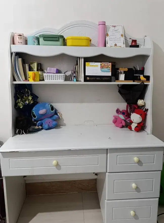 میز تحریر در حد نو|میز تحریر و کامپیوتر|خرم‌آباد, |دیوار