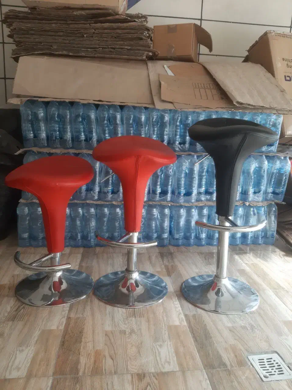 صندلی جک دار|آرایشگاه و سالن‌های زیبایی|مشکین‌دشت, |دیوار