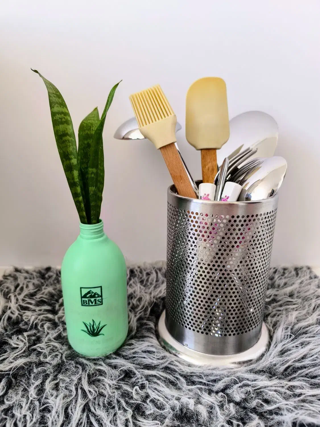 جاقاشق/چنگال|آبچکان و نظمدهنده ظروف|قم, کیوانفر|دیوار