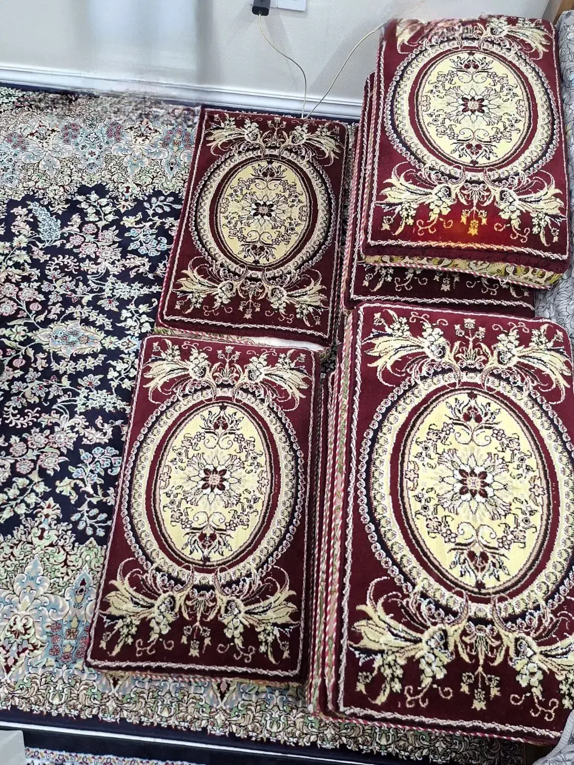 ۱۸ عدد پشتی کارکردە|پشتی|سنندج, |دیوار