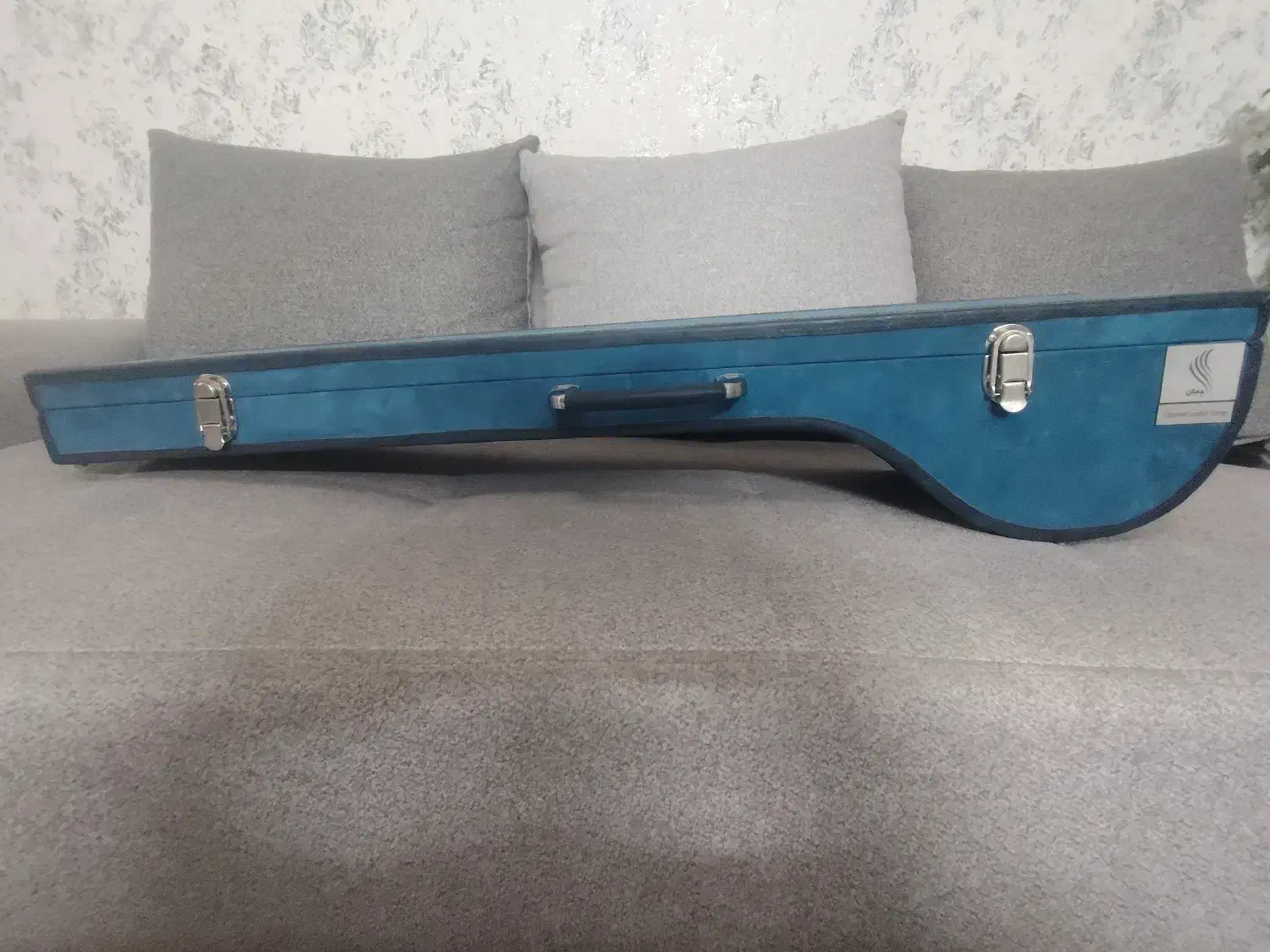 هاردکیس سه تار چمان|سازهای سنتی|شیراز, شهرک سراج‎|دیوار