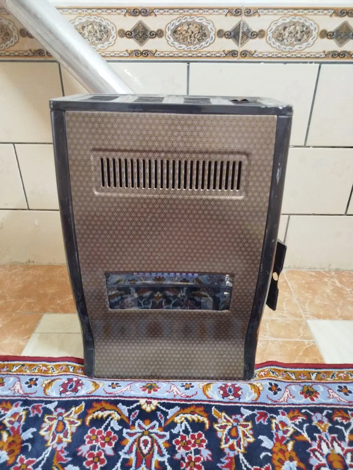 فرش و بخاری|فرش|تربتحیدریه, سیلوی گندم|دیوار