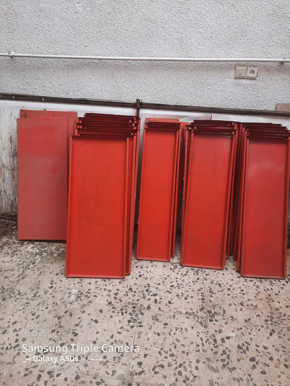 قفسه ی فلزی با پایه های دیواری|فروشگاه و مغازه|سیاهکل, |دیوار