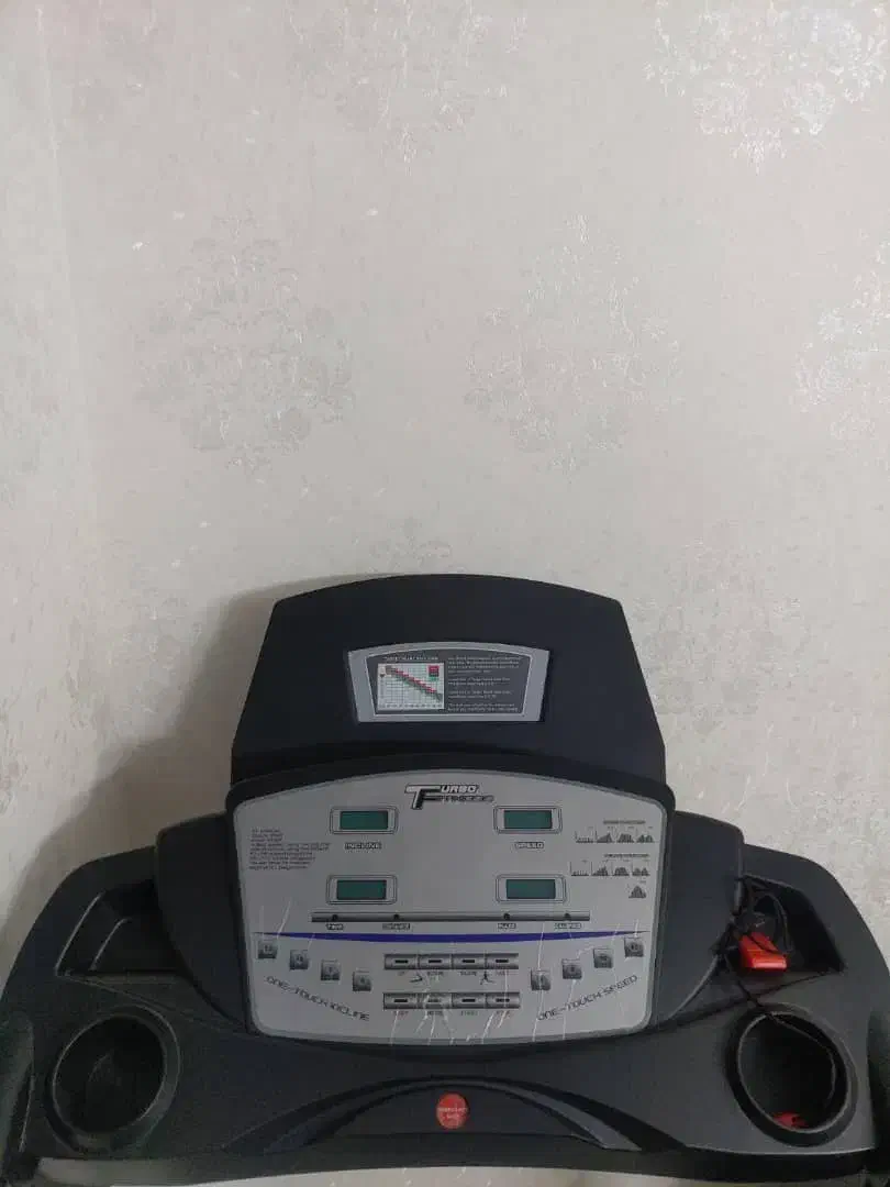 یک دستگاه تردمیل تربو 2000 اصل تایوان در حد نو|تجهیزات ورزشی|ارومیه, |دیوار