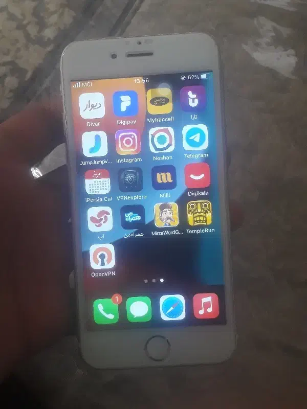 آیفون۶s|موبایل|رباط‌کریم, شترخوار|دیوار