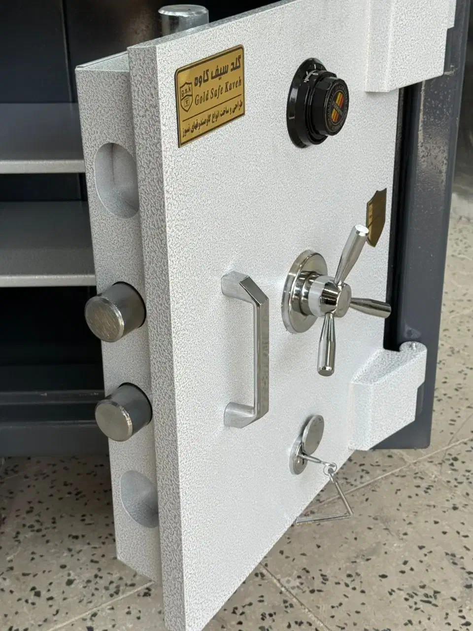 گاوصندوق زیرویترینی استاتیک گاوصندوق آسانسوری اصل|ابزارآلات|پاکدشت, پاکدشت (مامازند)|دیوار