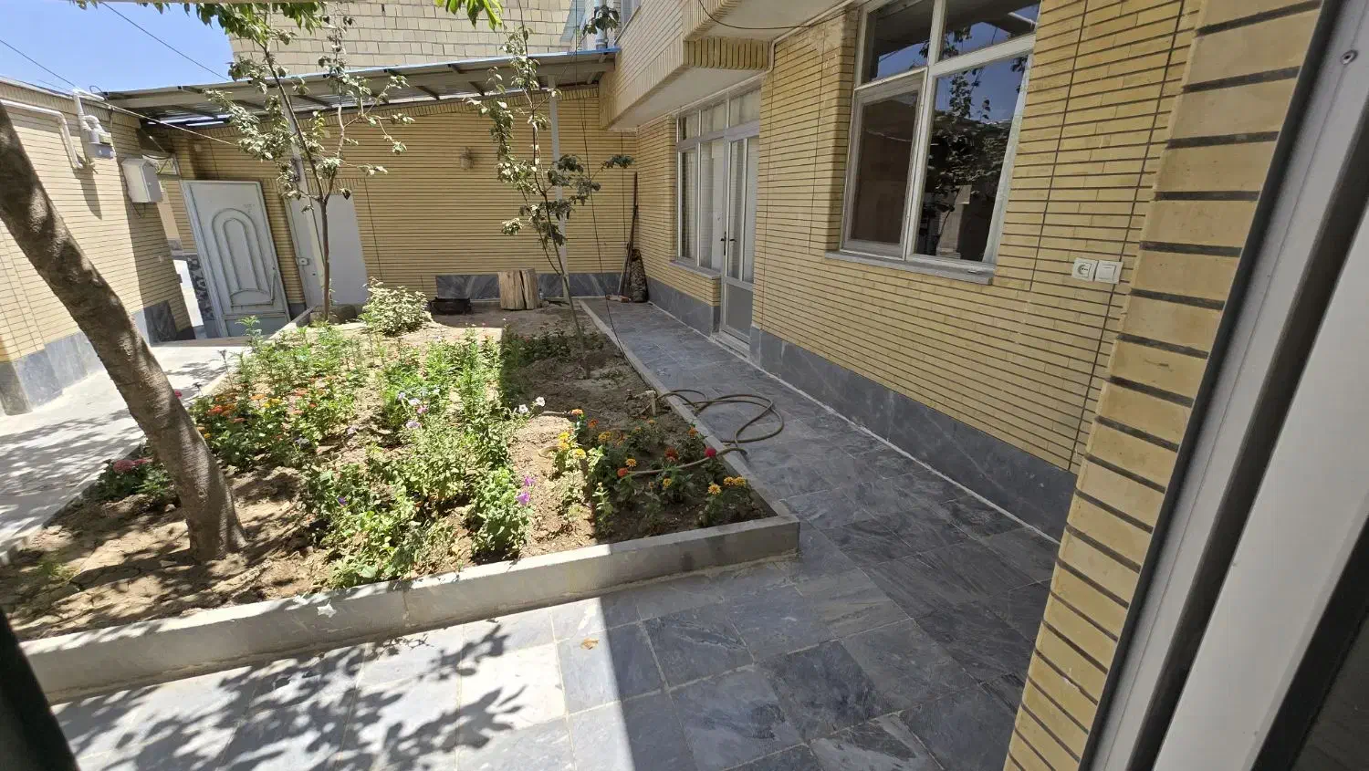 منزل ویلایی دربست در چادگان|اجارهٔ کوتاه‌مدت ویلا و باغ|چادگان, |دیوار