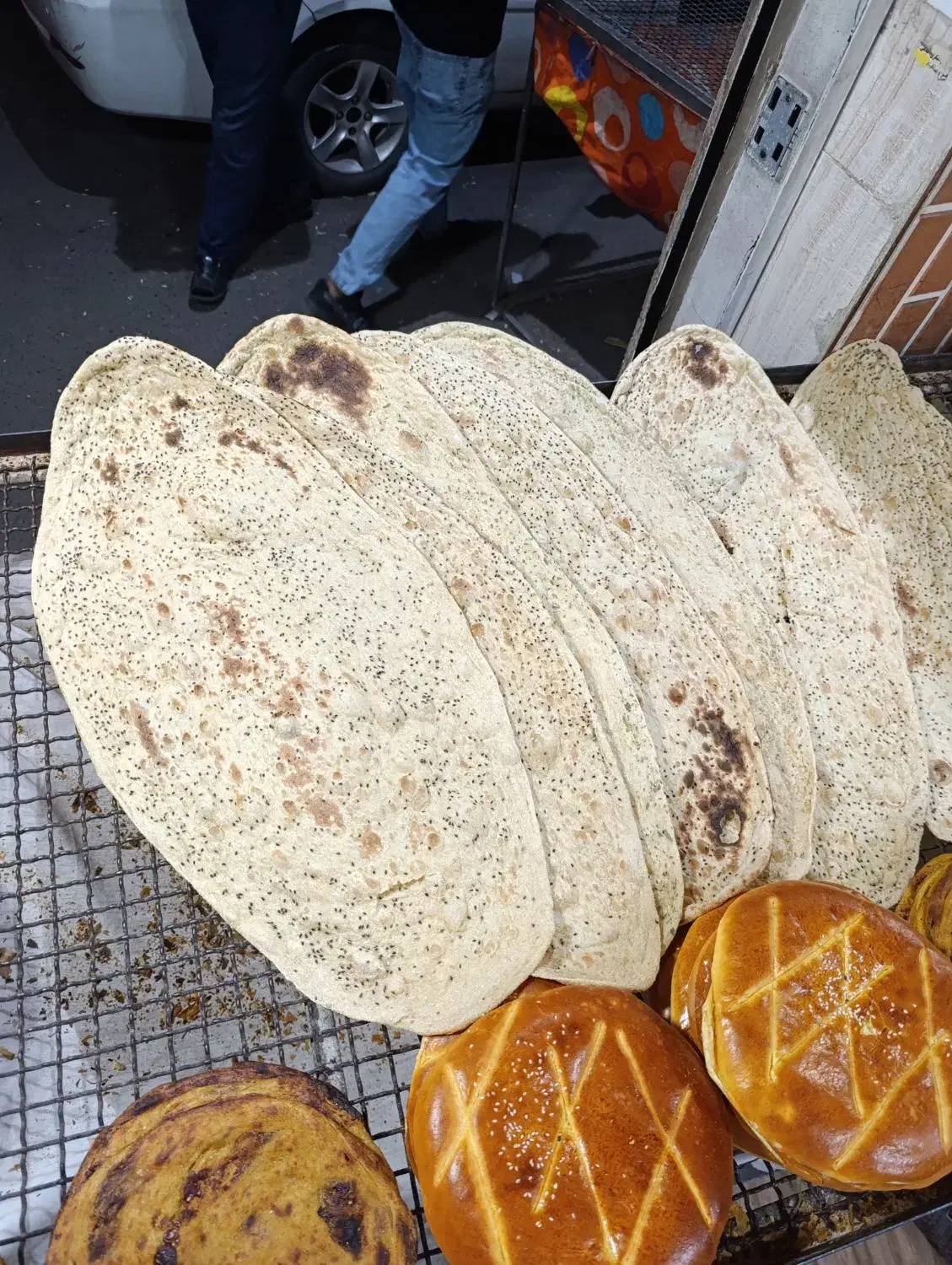 نان محلی خراسانی با آرد دیم گندم|خوردنی و آشامیدنی|تهران, شمشیری|دیوار