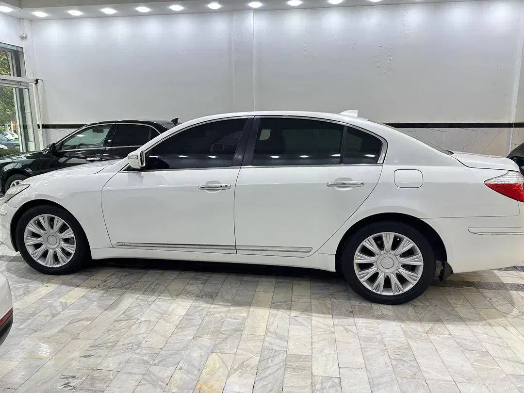 هیوندا جنسیس 2011 سفید چهار لکه رنگ|خودرو سواری و وانت|آمل, |دیوار