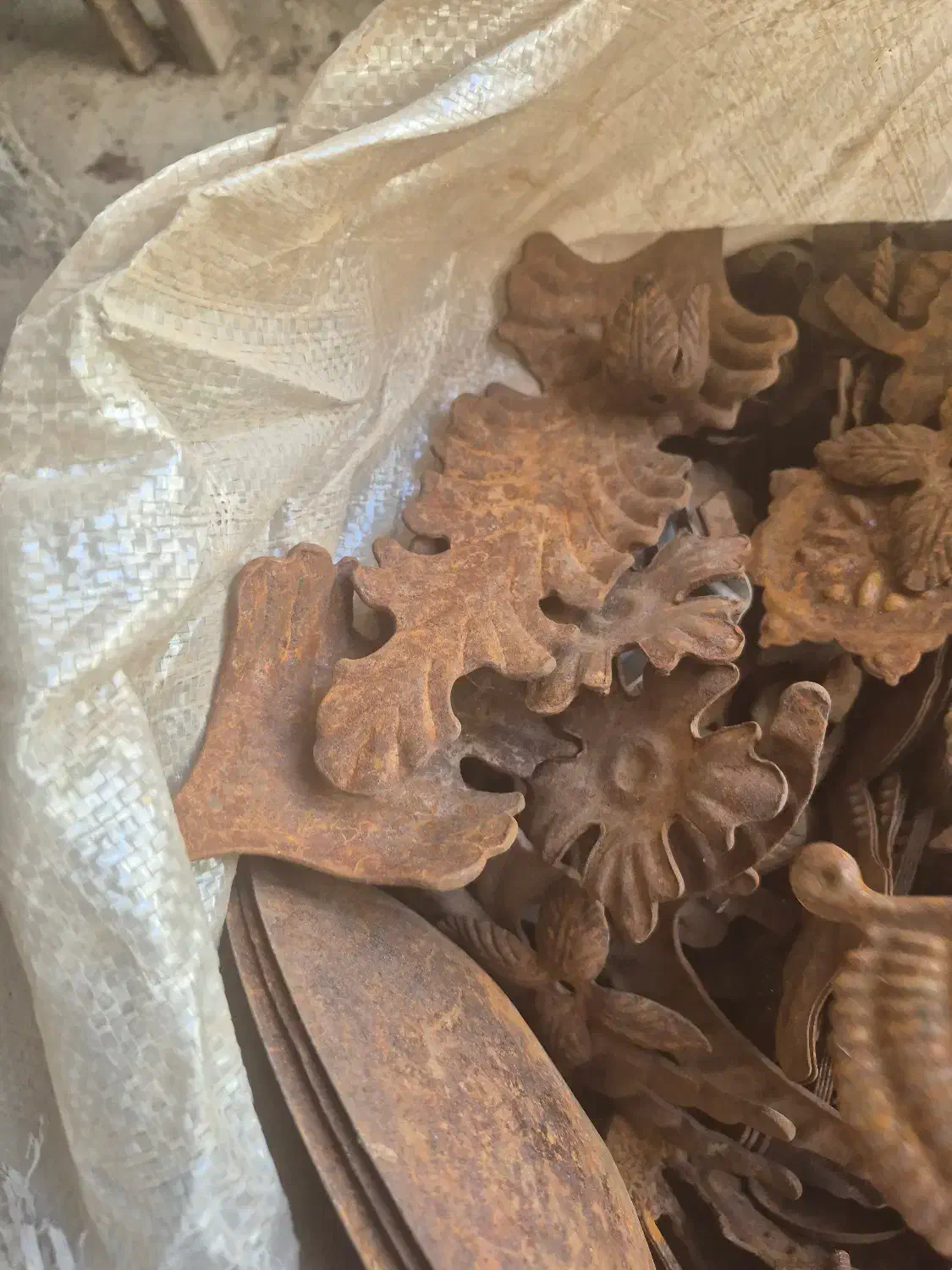 فرفورژه و قطعات آهنی|مصالح و تجهیزات ساختمان|جیرفت, |دیوار