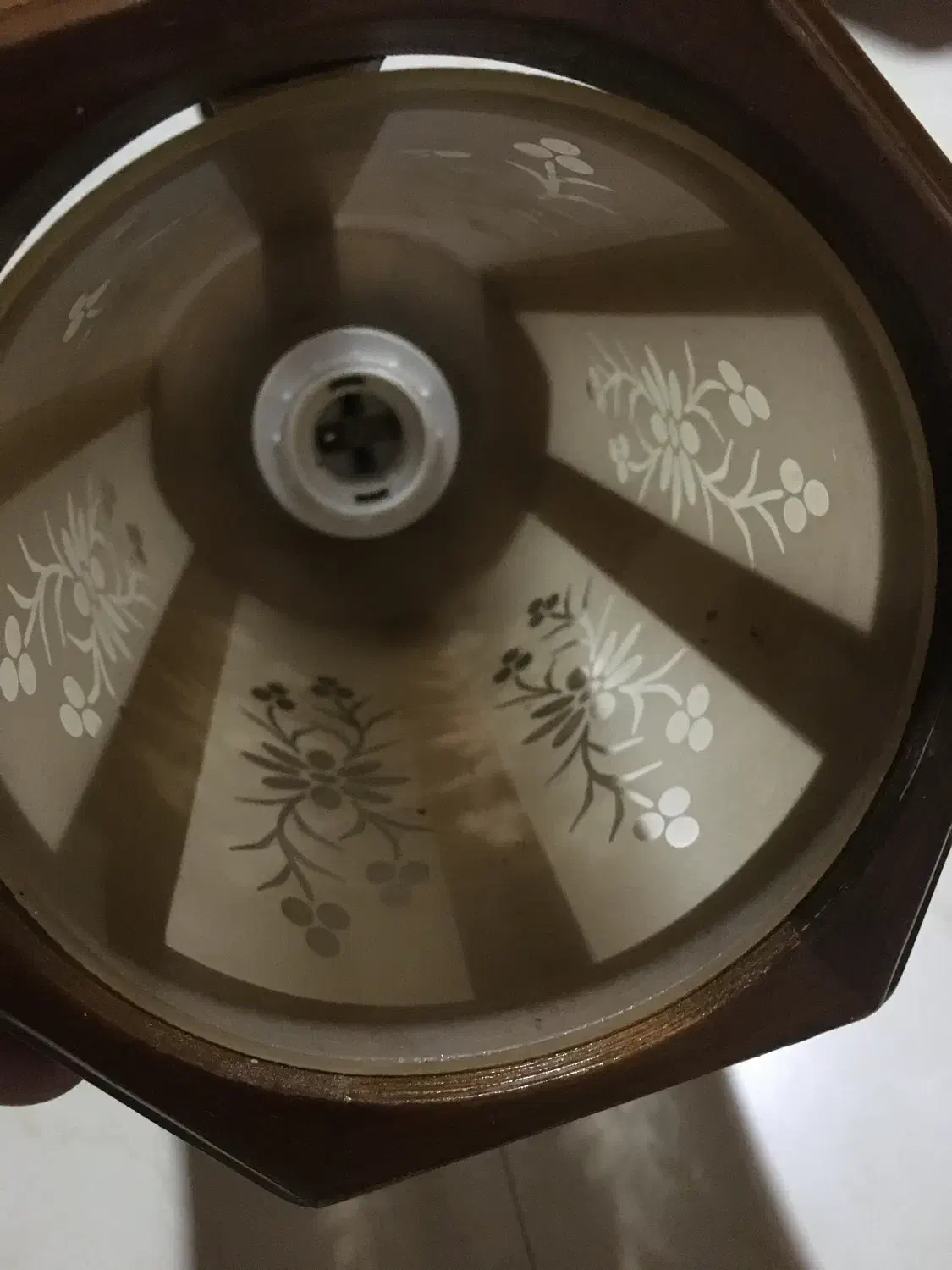 لوستر چوبی در حدنو تمیز بدون خط و خش|لوستر و چراغ آویز|کرج, عظیمیه|دیوار