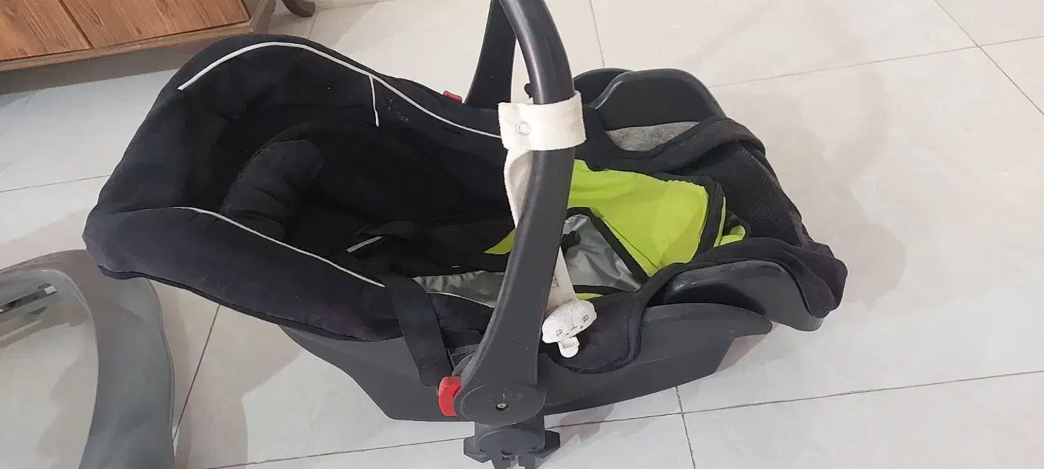 کریر و روروئک|کالسکه و لوازم جانبی|چهارباغ, |دیوار