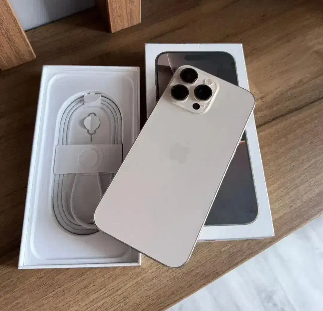 آیفون۱۶پرومکس۲سیم کارت با ریجستر با گارانتی|موبایل|تهران, شهرک شهید باقری|دیوار