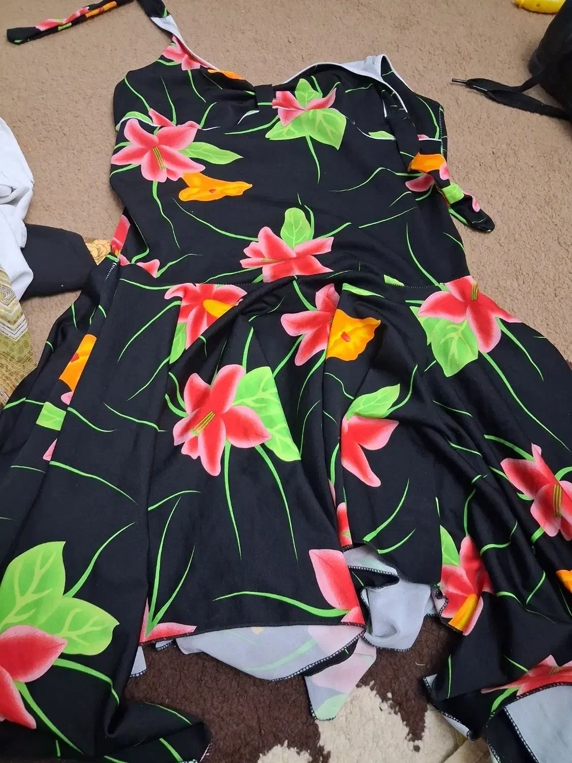 بیش از ۵۰ عدد لباس دخترانه دونه ۵۰|حراج|فولادشهر, مسکن مهر فولادشهر|دیوار