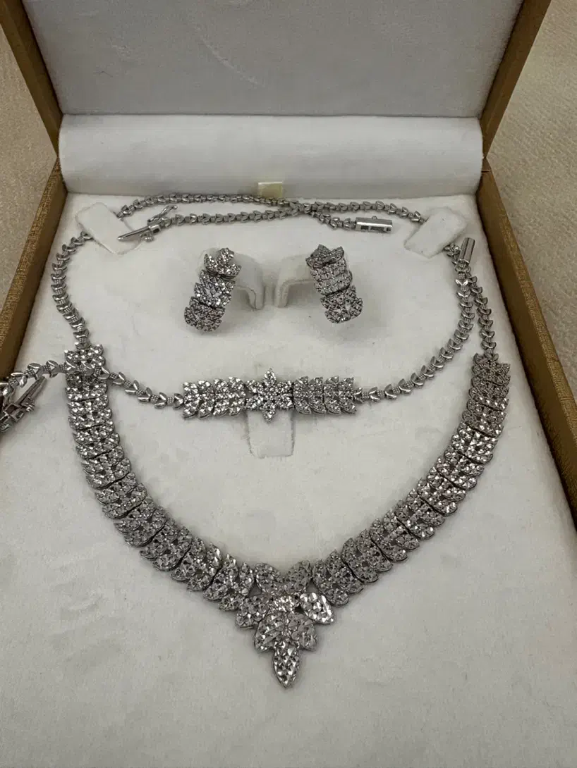 سرویس طلا نزدیک ۲۷ گرم|جواهرات|زنجان, |دیوار