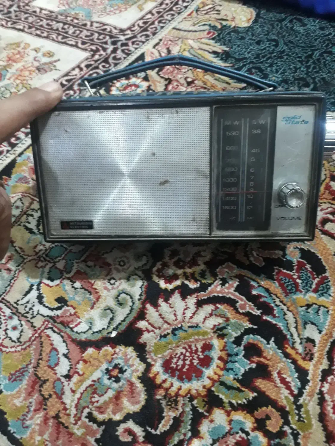 رادیو قدیمی میتسوبشی|کلکسیون اشیاء عتیقه|بابل, |دیوار