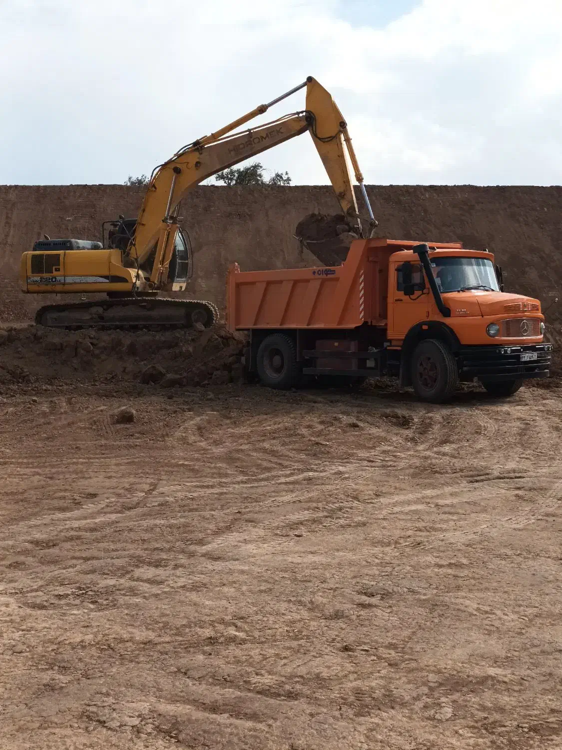 اجاره بیل.مکانیکی ۲۲۰ومینی|خدمات حمل و نقل|بجنورد, |دیوار