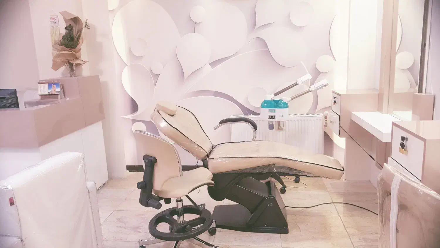 *فروش فوری* کلیه تجهیزات ودکورسالن زیبایی|آرایشگاه و سالنهای زیبایی|رباطکریم, رباطکریم|دیوار