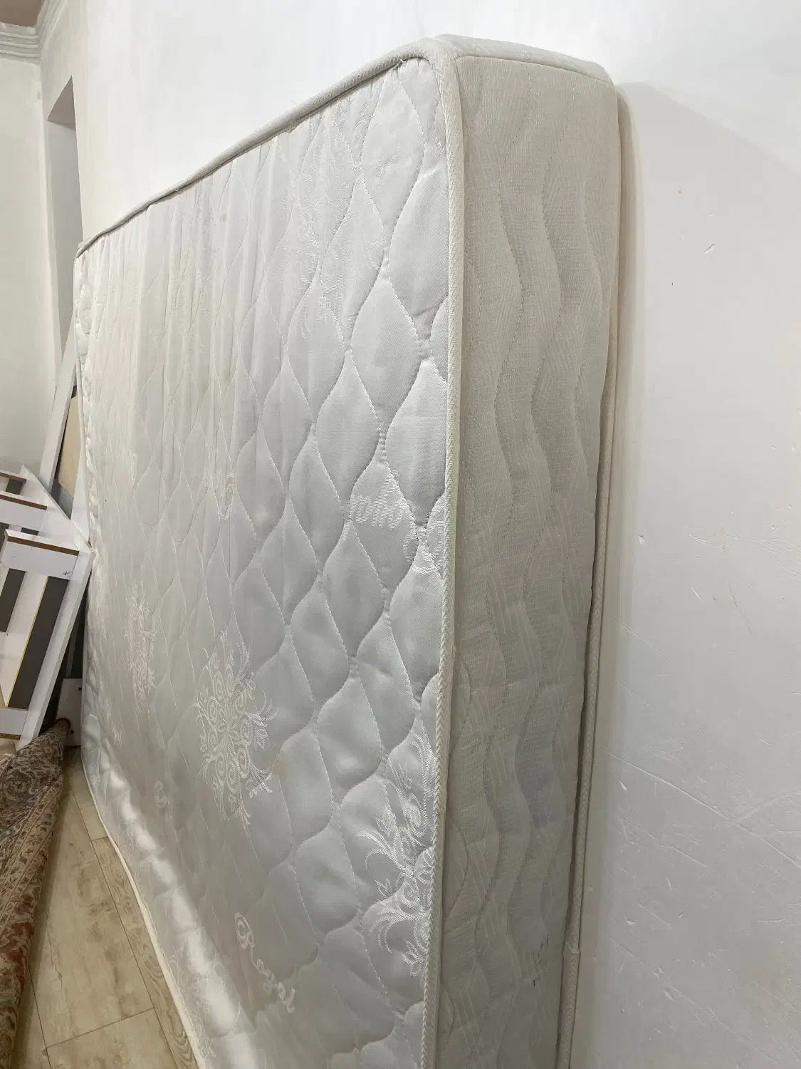 تشک رویال|تشک تختخواب|لولمان, |دیوار