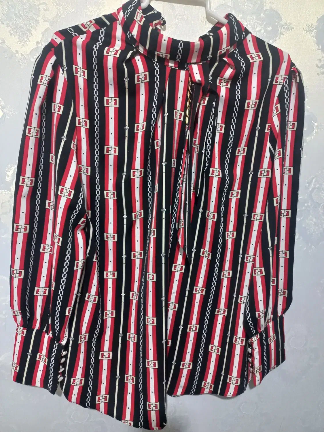 تعداد زیادی لباس|لباس|شهرکرد, |دیوار