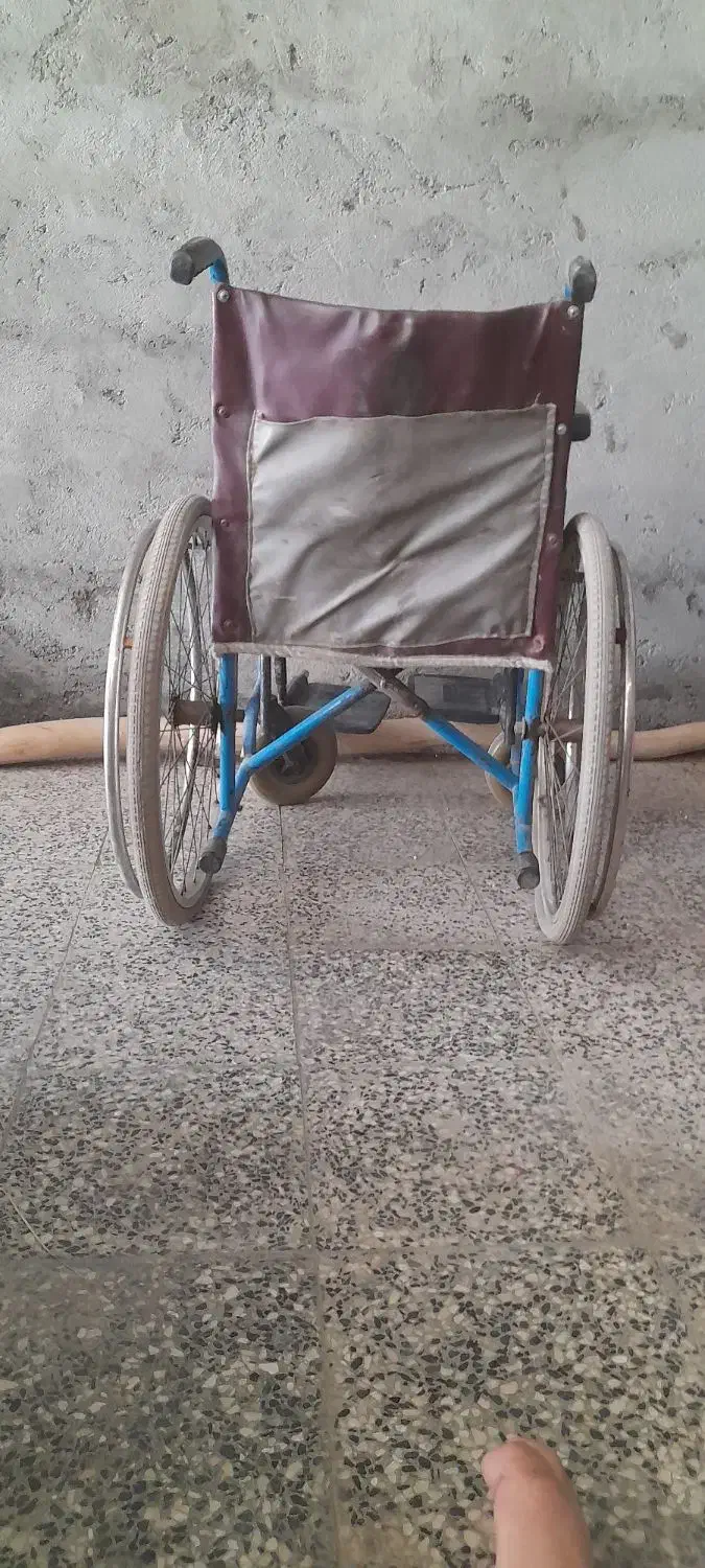 یک عدد ویلچر دسته دوم|پزشکی|رودان, |دیوار